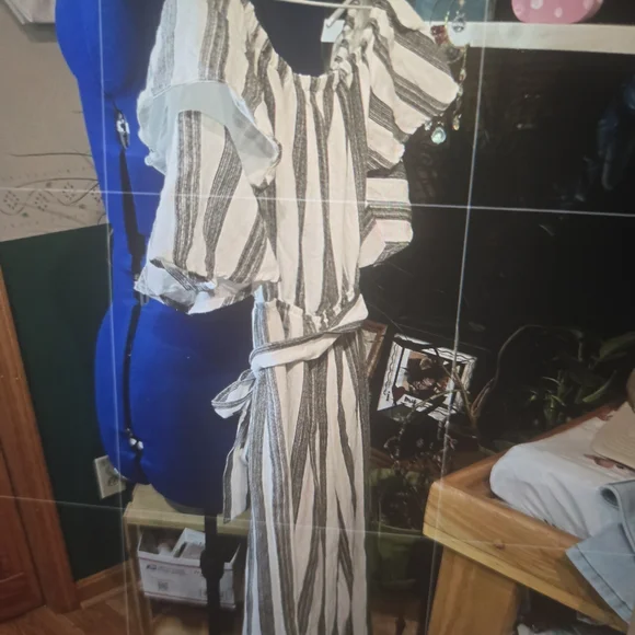 Off-Shoulder Striped Jumpsuit - Gray/White - Picture 4 of 7